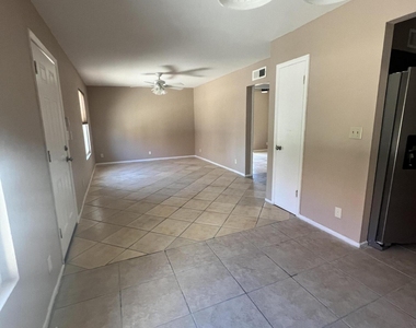 440 N Lesueur Street - Photo Thumbnail 5