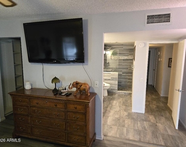 11666 N Rio Vista Drive - Photo Thumbnail 13