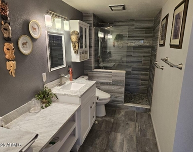 11666 N Rio Vista Drive - Photo Thumbnail 12
