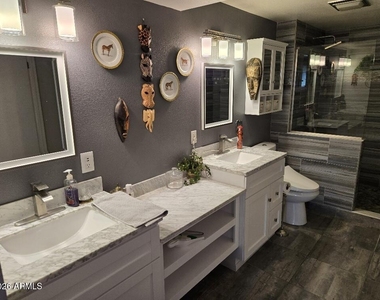 11666 N Rio Vista Drive - Photo Thumbnail 11