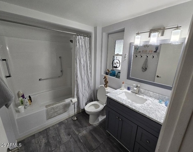 11666 N Rio Vista Drive - Photo Thumbnail 15