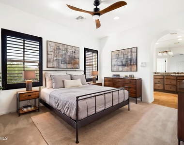 3935 E Rough Rider Road - Photo Thumbnail 11