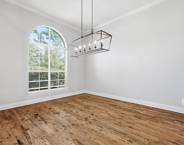 1405 Salado Drive - Photo Thumbnail 6
