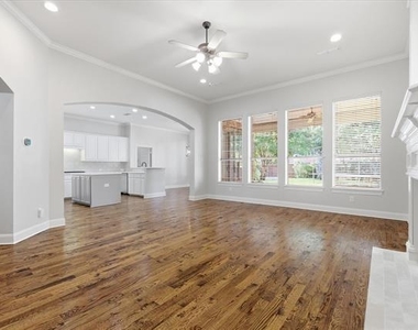 1405 Salado Drive - Photo Thumbnail 5