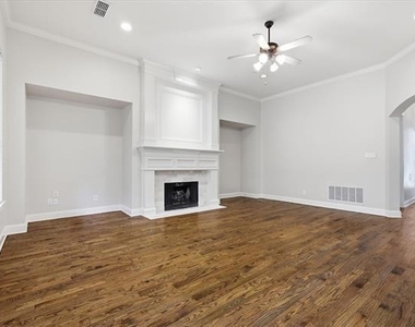 1405 Salado Drive - Photo Thumbnail 3