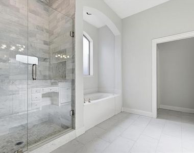 1405 Salado Drive - Photo Thumbnail 15