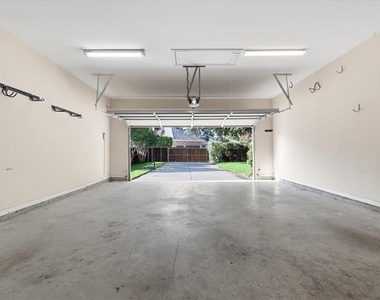 1405 Salado Drive - Photo Thumbnail 29