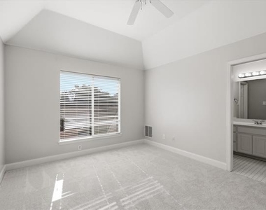 1405 Salado Drive - Photo Thumbnail 26