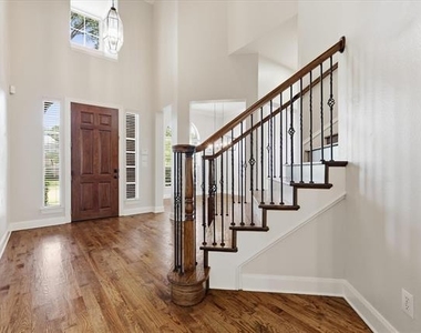 1405 Salado Drive - Photo Thumbnail 2