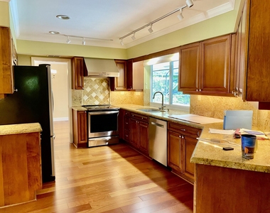 1140 Sw 15th Street - Photo Thumbnail 15