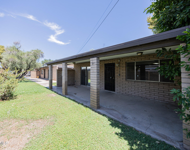 2219 W Morten Avenue - Photo Thumbnail 2