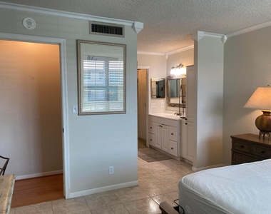 1 Royal Palm Way - Photo Thumbnail 23
