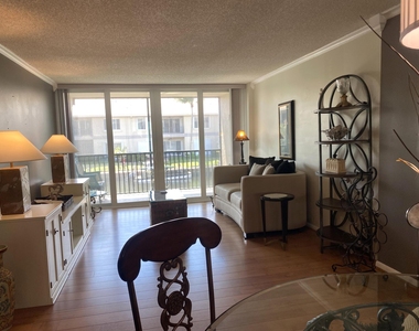 1 Royal Palm Way - Photo Thumbnail 10
