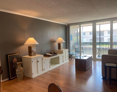 1 Royal Palm Way - Photo Thumbnail 11