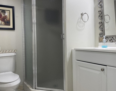 1 Royal Palm Way - Photo Thumbnail 5