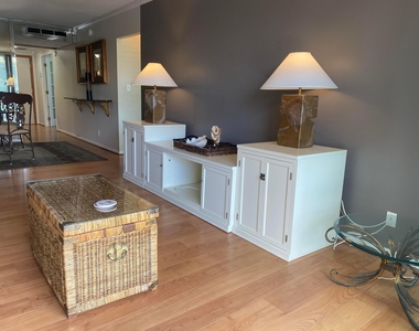 1 Royal Palm Way - Photo Thumbnail 18