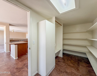 583 W Racine Loop - Photo Thumbnail 31