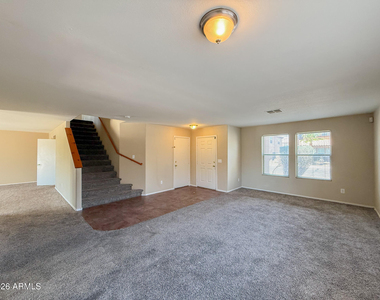 583 W Racine Loop - Photo Thumbnail 3