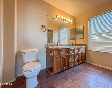 583 W Racine Loop - Photo Thumbnail 28