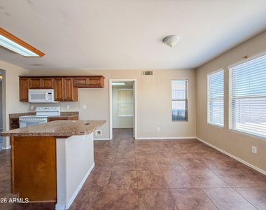 583 W Racine Loop - Photo Thumbnail 10