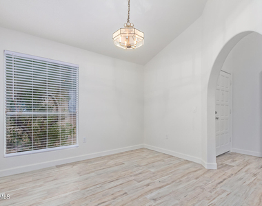 509 E Rimrock Drive - Photo Thumbnail 5