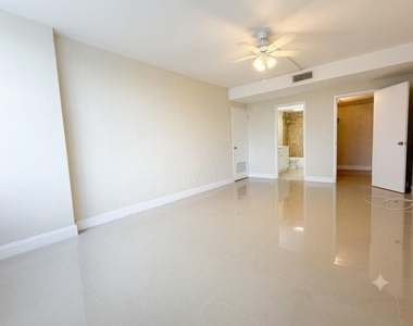 2800 N Flagler Drive - Photo Thumbnail 16