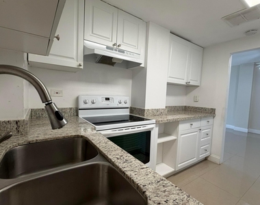 2800 N Flagler Drive - Photo Thumbnail 9