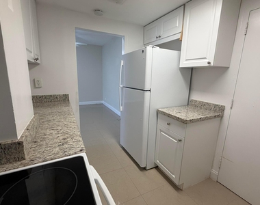 2800 N Flagler Drive - Photo Thumbnail 8
