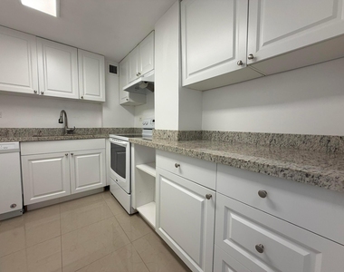 2800 N Flagler Drive - Photo Thumbnail 7