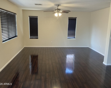 1374 W Matthews Drive - Photo Thumbnail 2