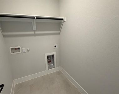 7173 Confetti Lane - Photo Thumbnail 13