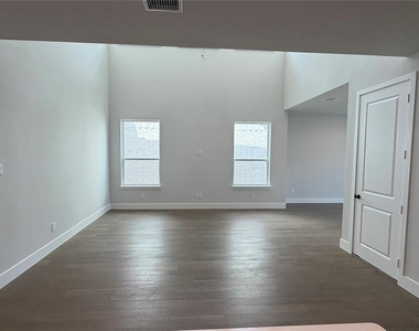 7173 Confetti Lane - Photo Thumbnail 4