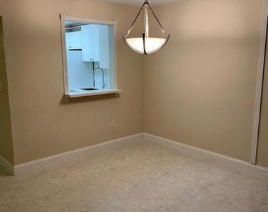 1021 Mockingbird Lane - Photo Thumbnail 5