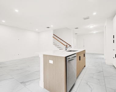 407 Bella Sol Way - Photo Thumbnail 12