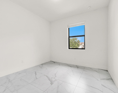 407 Bella Sol Way - Photo Thumbnail 26