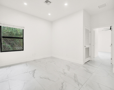 407 Bella Sol Way - Photo Thumbnail 19