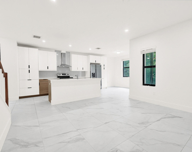 407 Bella Sol Way - Photo Thumbnail 17