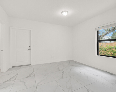 407 Bella Sol Way - Photo Thumbnail 6