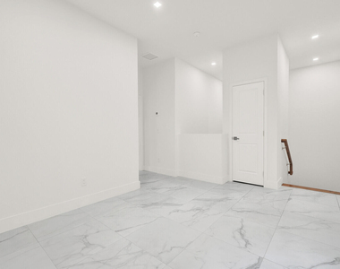 407 Bella Sol Way - Photo Thumbnail 20