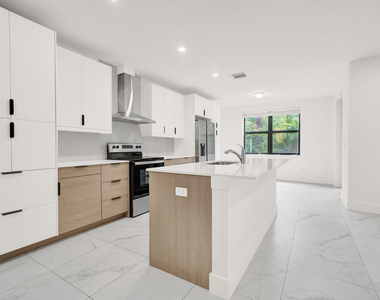 407 Bella Sol Way - Photo Thumbnail 9