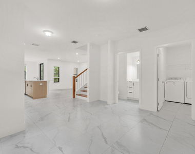 407 Bella Sol Way - Photo Thumbnail 7