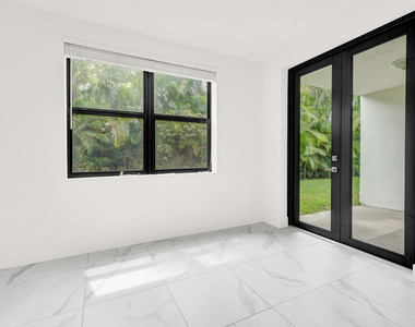 407 Bella Sol Way - Photo Thumbnail 14