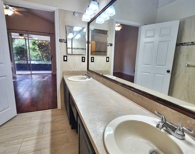 7705 Forest Green Lane - Photo Thumbnail 10