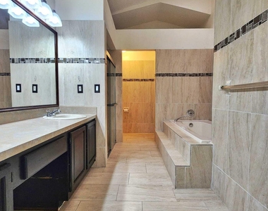 7705 Forest Green Lane - Photo Thumbnail 9