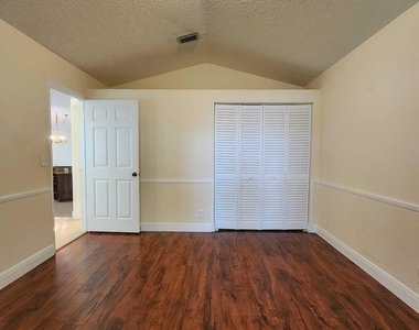 7705 Forest Green Lane - Photo Thumbnail 16