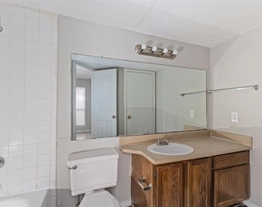 18333 Roehampton Drive - Photo Thumbnail 8
