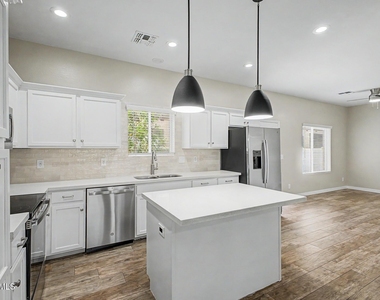 3010 N 37th Street - Photo Thumbnail 5