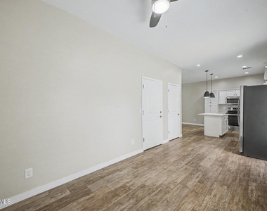 3010 N 37th Street - Photo Thumbnail 8