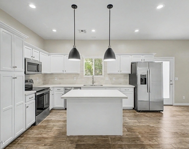 3010 N 37th Street - Photo Thumbnail 4