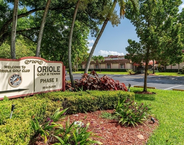1010 Country Club Drive - Photo Thumbnail 15